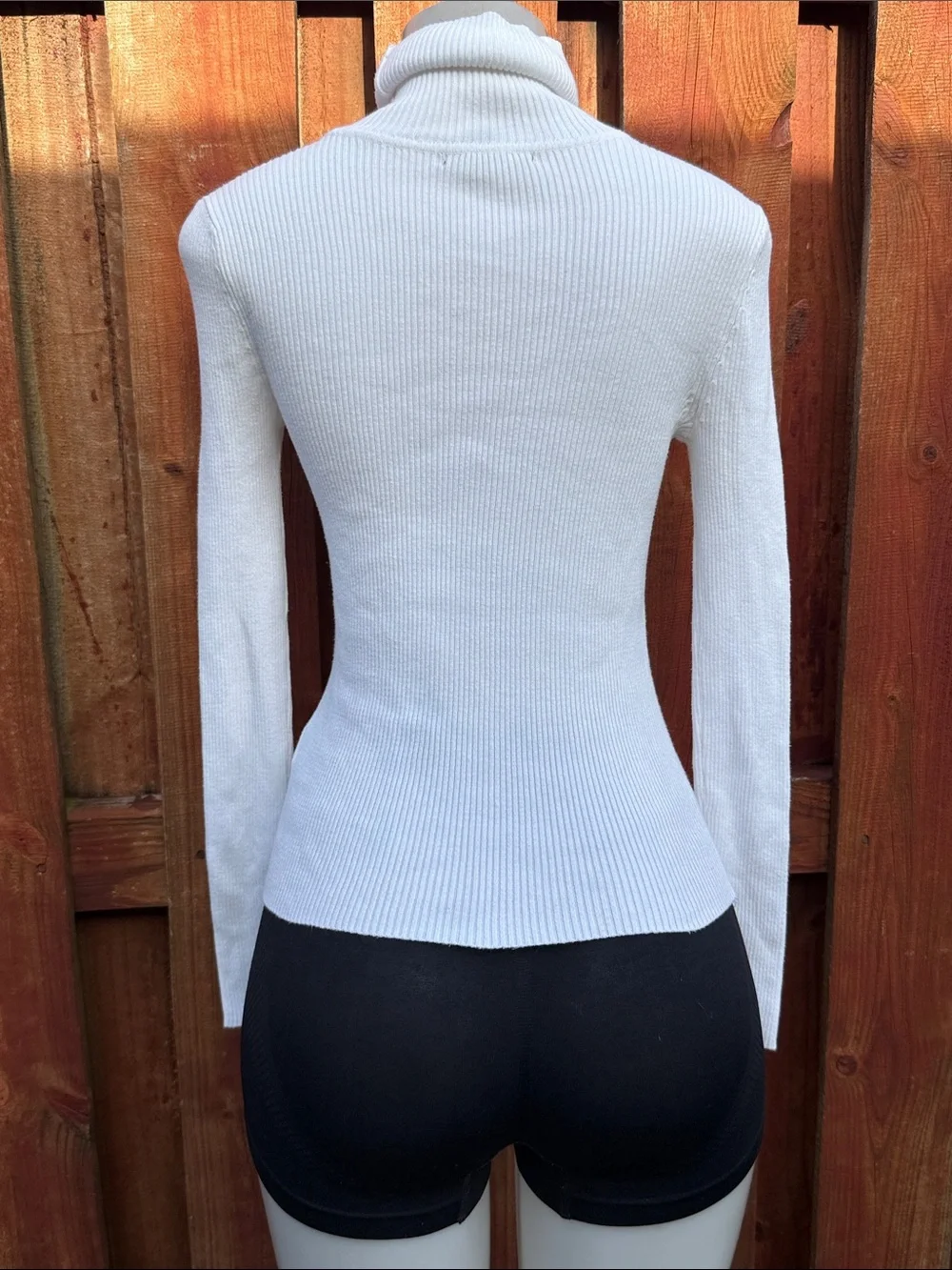 Forever 21 White Long Sleeve Ribbed Knit Turtleneck Sweater Size Small
